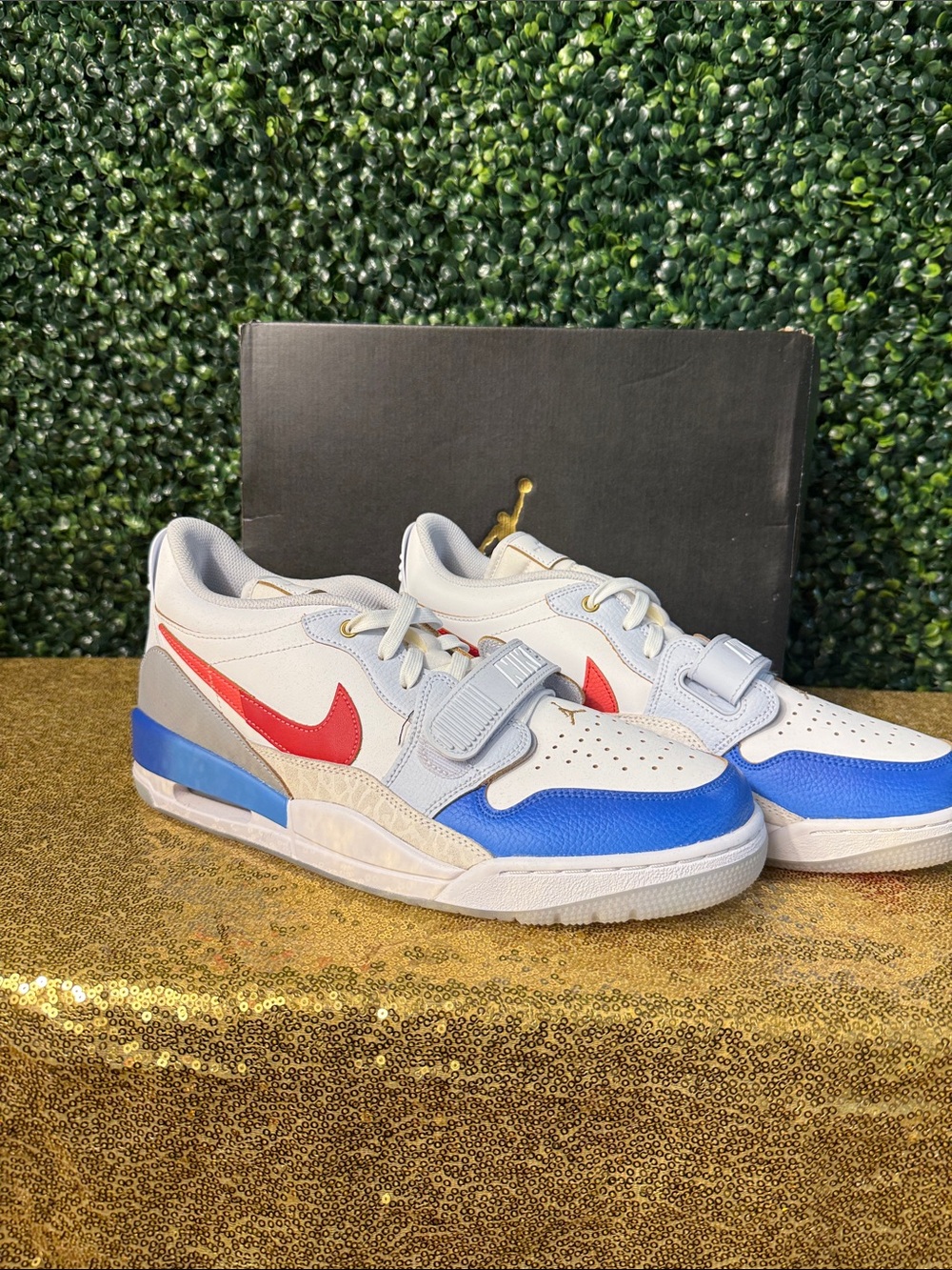 Nike Kids White Blue Red Strap Lace Sneakers